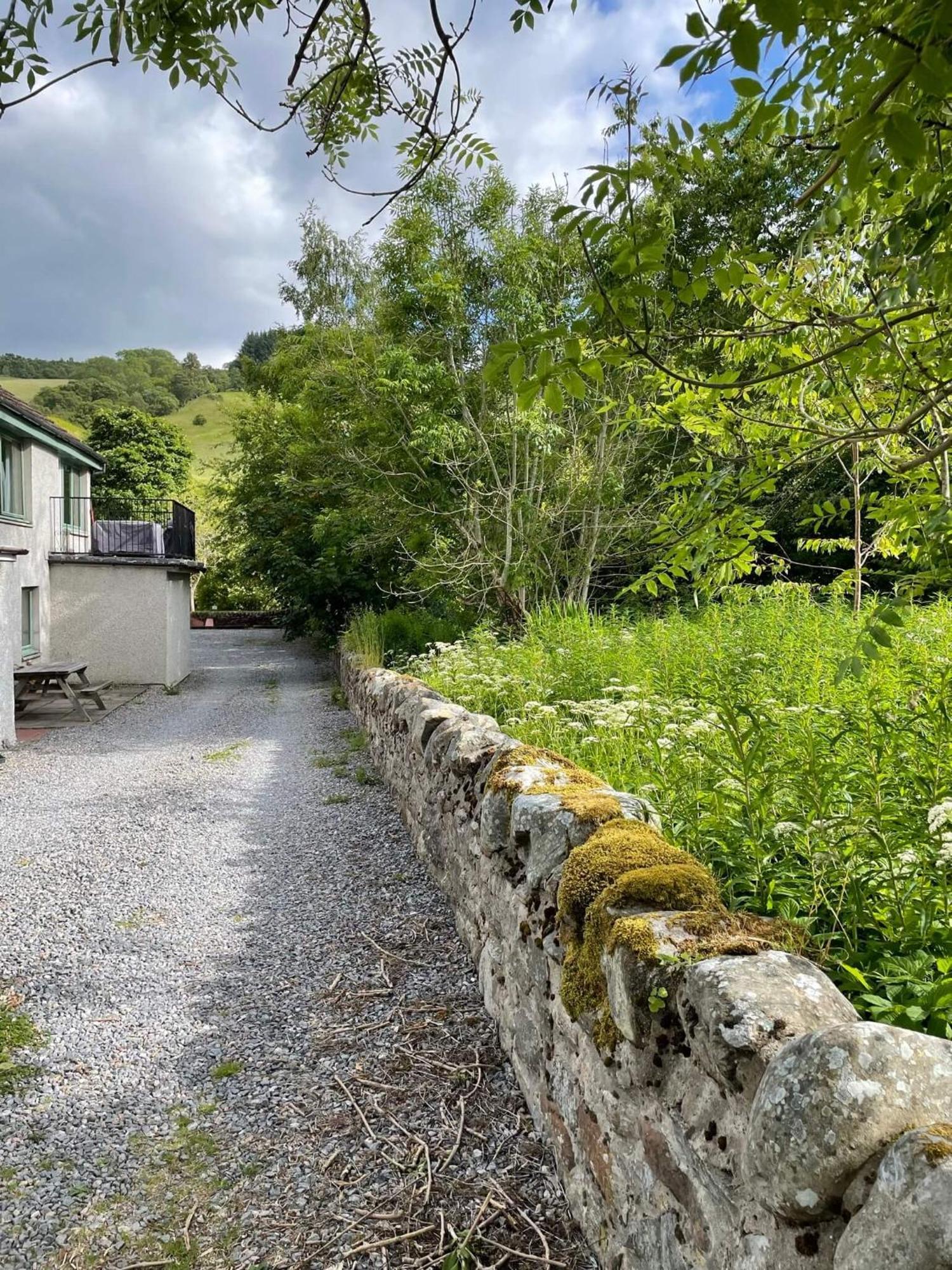 Stylish Garden Flat Near Loch Ness Apartment Drumnadrochit Exterior photo